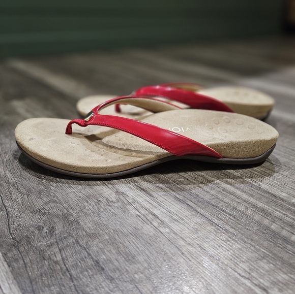 Vionic Mona Red Button Sandals Flip Flops - Picture 2 of 7